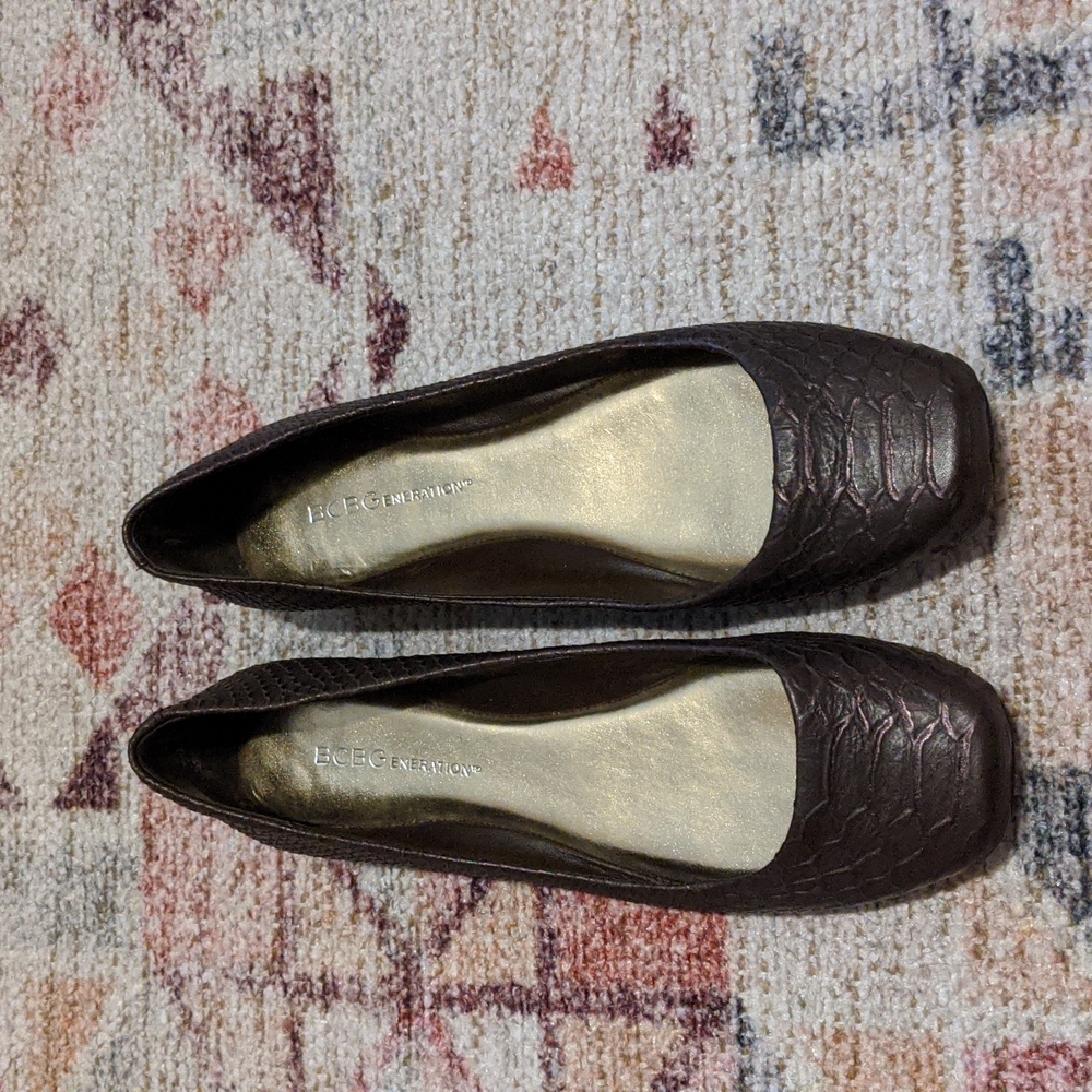 BCBGeneration flats